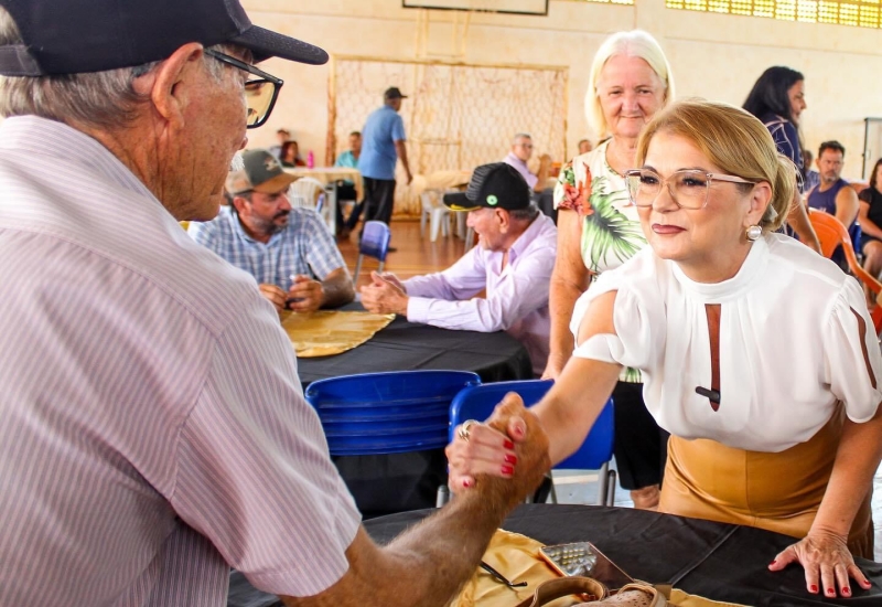 Entrega de 189 títulos às famílias beneficiárias do P.A. Jibóia